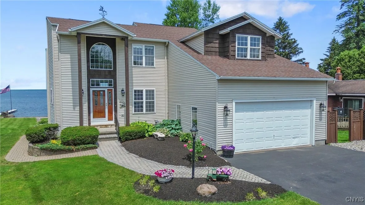 7179 Lakeshore Road, Cicero, New York 13039, Cicero, New York 13039, 4 Bedrooms Bedrooms, 10 Rooms Rooms,4 BathroomsBathrooms,Residential,For Sale,7179 Lakeshore Road, Cicero, New York 13039,S1607807