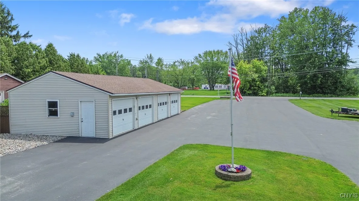 7179 Lakeshore Road, Cicero, New York 13039, Cicero, New York 13039, 4 Bedrooms Bedrooms, 10 Rooms Rooms,4 BathroomsBathrooms,Residential,For Sale,7179 Lakeshore Road, Cicero, New York 13039,S1607807
