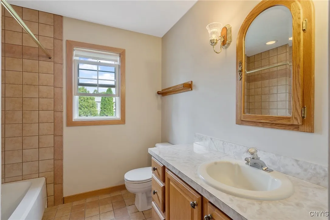 7179 Lakeshore Road, Cicero, New York 13039, Cicero, New York 13039, 4 Bedrooms Bedrooms, 10 Rooms Rooms,4 BathroomsBathrooms,Residential,For Sale,7179 Lakeshore Road, Cicero, New York 13039,S1607807
