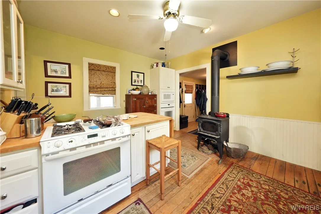 5195 Genesee Road, North Collins, New York 14141, North Collins, New York 14141, 4 Bedrooms Bedrooms, 12 Rooms Rooms,2 BathroomsBathrooms,Residential,For Sale,5195 Genesee Road, North Collins, New York 14141,0,B1608011