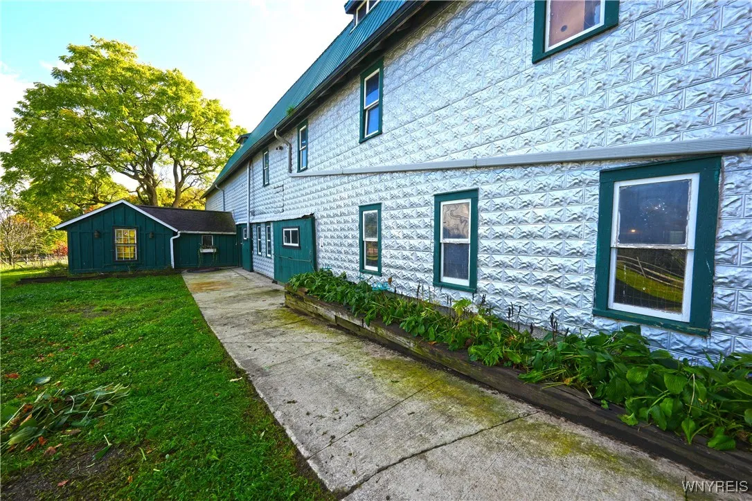 5195 Genesee Road, North Collins, New York 14141, North Collins, New York 14141, 4 Bedrooms Bedrooms, 12 Rooms Rooms,2 BathroomsBathrooms,Residential,For Sale,5195 Genesee Road, North Collins, New York 14141,0,B1608011
