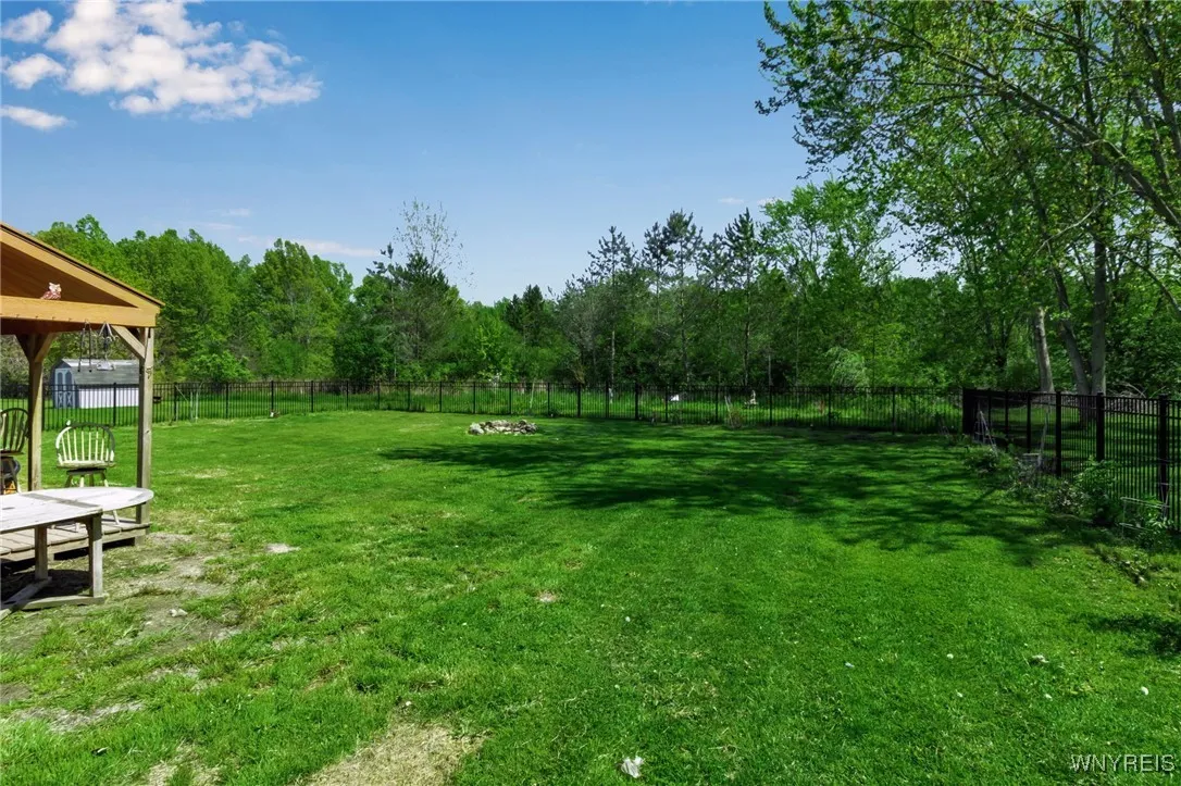 524 Pletcher Road, Lewiston, New York 14092, Lewiston, New York 14092, 3 Bedrooms Bedrooms, 6 Rooms Rooms,2 BathroomsBathrooms,Residential,Closed,524 Pletcher Road, Lewiston, New York 14092,0,B1608009