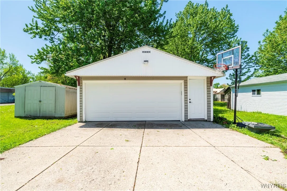 114 Kohler Street, Tonawanda-city, New York 14150, Tonawanda, New York 14150, 5 Bedrooms Bedrooms, ,2 BathroomsBathrooms,Residential,Closed,114 Kohler Street, Tonawanda-city, New York 14150,0,B1608023