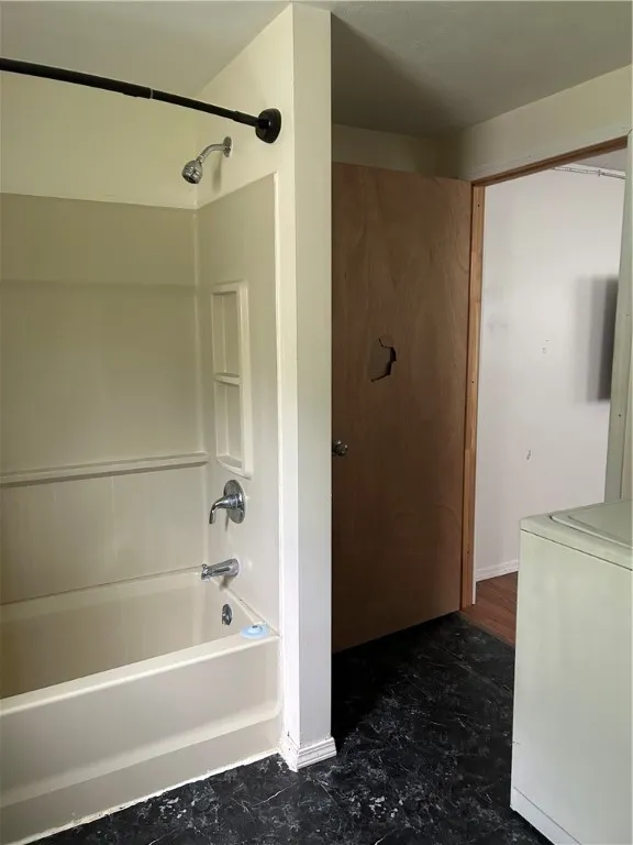 1st Floor Bath V2
