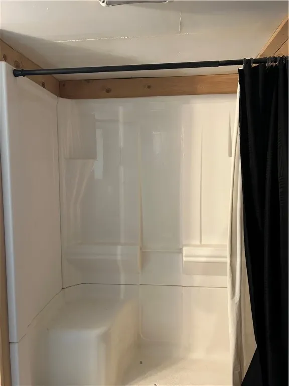 2nd Floor full bath V2