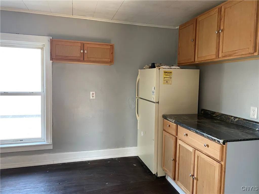 302 North Rutland Street, Watertown-city, New York, Watertown City, New York 13601, 2 Bedrooms Bedrooms, 5 Rooms Rooms,1 BathroomBathrooms,Residential Lease,Closed,302 North Rutland Street, Watertown-city, New York,0,S1608119