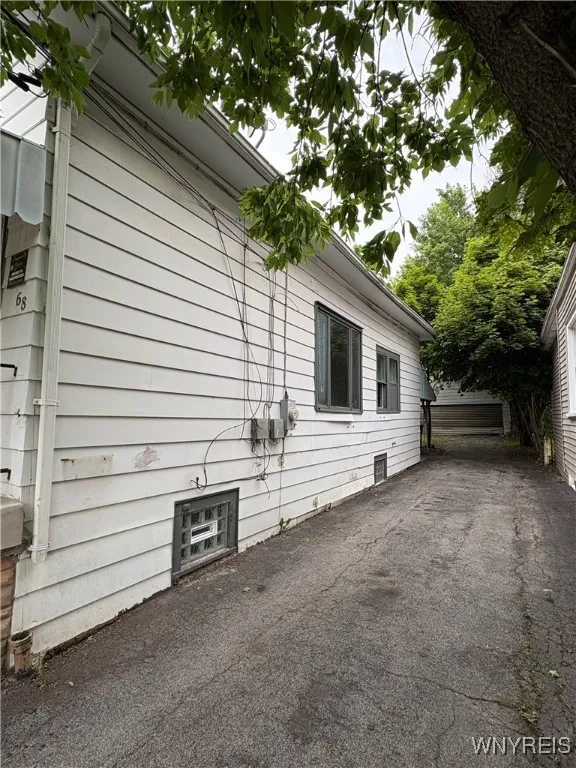 68 Decker Street, Buffalo, New York 14215, Buffalo, New York 14215, 4 Bedrooms Bedrooms, 7 Rooms Rooms,1 BathroomBathrooms,Residential,For Sale,68 Decker Street, Buffalo, New York 14215,B1608102