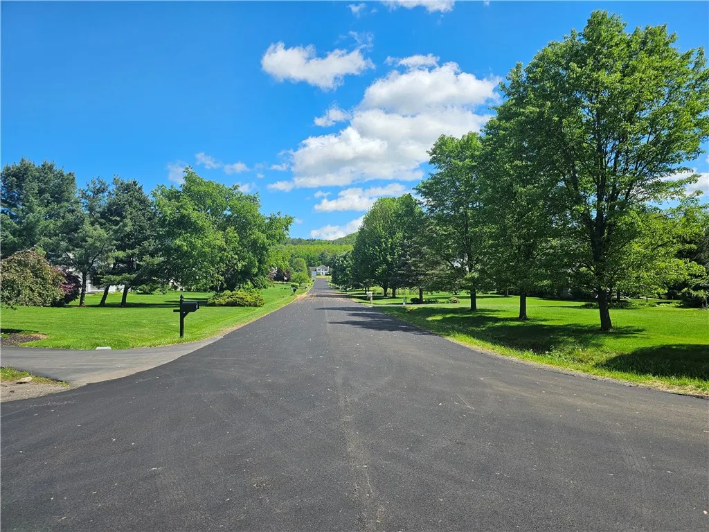 1 Woodsview Drive, Big Flats, New York 14903, Big Flats, New York 14903, 5 Bedrooms Bedrooms, 12 Rooms Rooms,2 BathroomsBathrooms,Residential,Closed,1 Woodsview Drive, Big Flats, New York 14903,0,R1608149