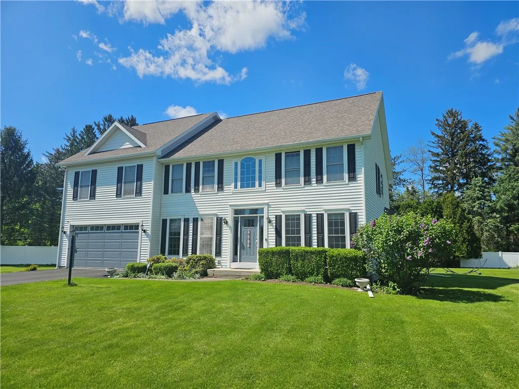 1 Woodsview Drive, Big Flats, New York 14903, Big Flats, New York 14903, 5 Bedrooms Bedrooms, 12 Rooms Rooms,2 BathroomsBathrooms,Residential,Closed,1 Woodsview Drive, Big Flats, New York 14903,0,R1608149