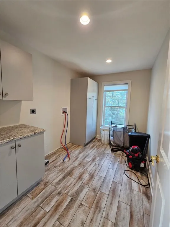 1 Woodsview Drive, Big Flats, New York 14903, Big Flats, New York 14903, 5 Bedrooms Bedrooms, 12 Rooms Rooms,2 BathroomsBathrooms,Residential,Closed,1 Woodsview Drive, Big Flats, New York 14903,0,R1608149