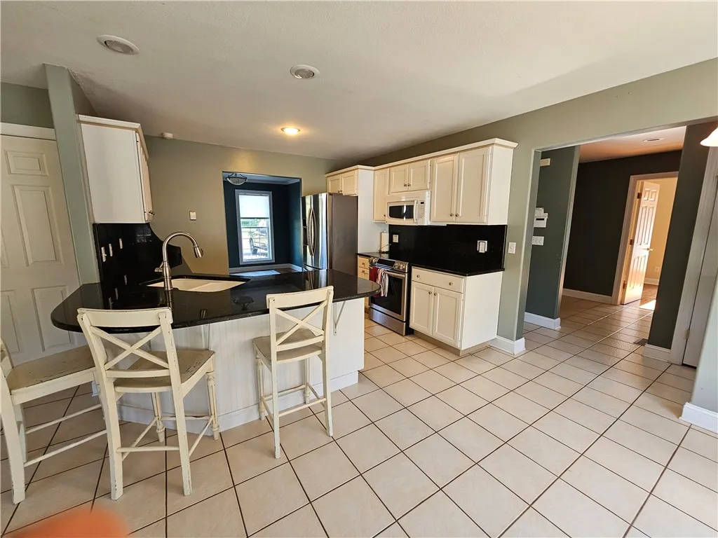 1 Woodsview Drive, Big Flats, New York 14903, Big Flats, New York 14903, 5 Bedrooms Bedrooms, 12 Rooms Rooms,2 BathroomsBathrooms,Residential,Closed,1 Woodsview Drive, Big Flats, New York 14903,0,R1608149