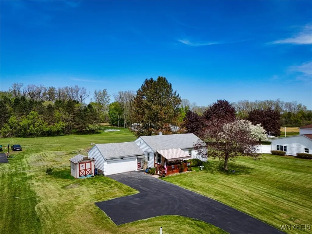 7233 Ridge Road, Newfane, New York 14094, Newfane, New York 14094, 2 Bedrooms Bedrooms, 4 Rooms Rooms,1 BathroomBathrooms,Residential,For Sale,7233 Ridge Road, Newfane, New York 14094,0,B1608220