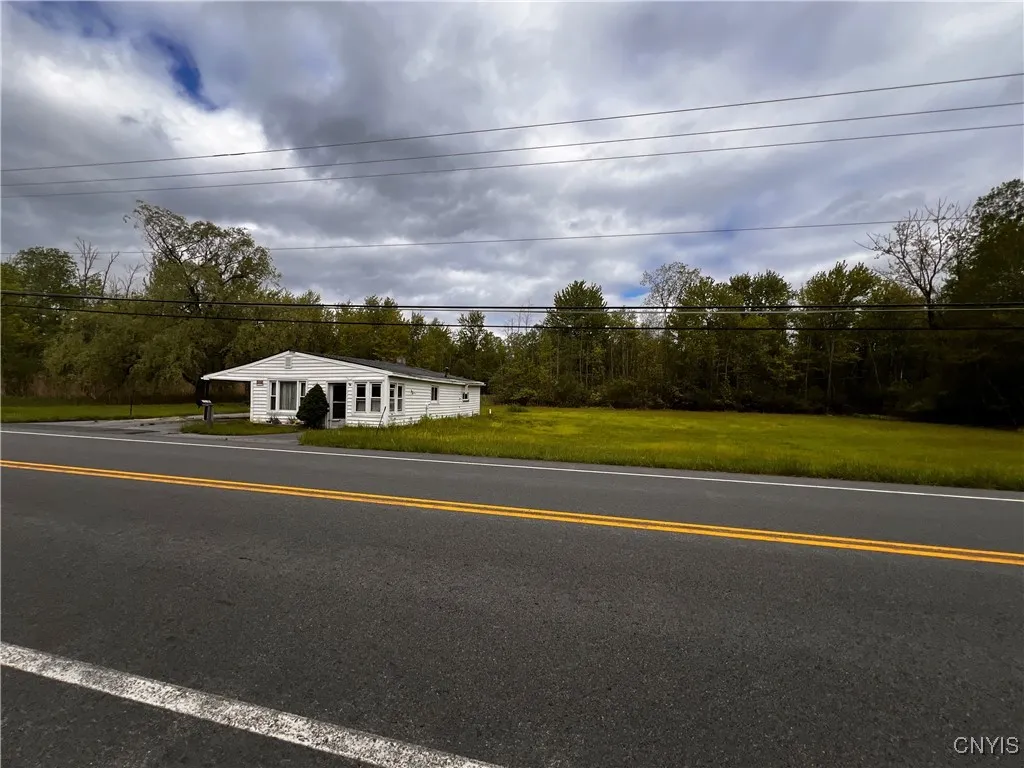 9572 Caughdenoy Road, Clay, New York 13029, Clay, New York 13029, 3 Bedrooms Bedrooms, 5 Rooms Rooms,1 BathroomBathrooms,Residential,Closed,9572 Caughdenoy Road, Clay, New York 13029,0,S1608233