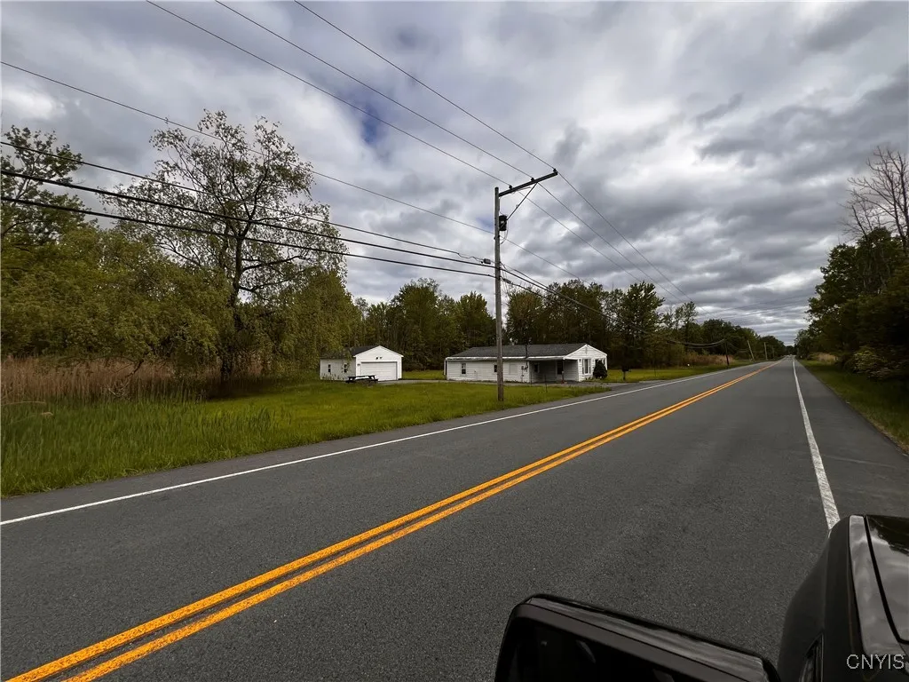 9572 Caughdenoy Road, Clay, New York 13029, Clay, New York 13029, 3 Bedrooms Bedrooms, 5 Rooms Rooms,1 BathroomBathrooms,Residential,Closed,9572 Caughdenoy Road, Clay, New York 13029,0,S1608233