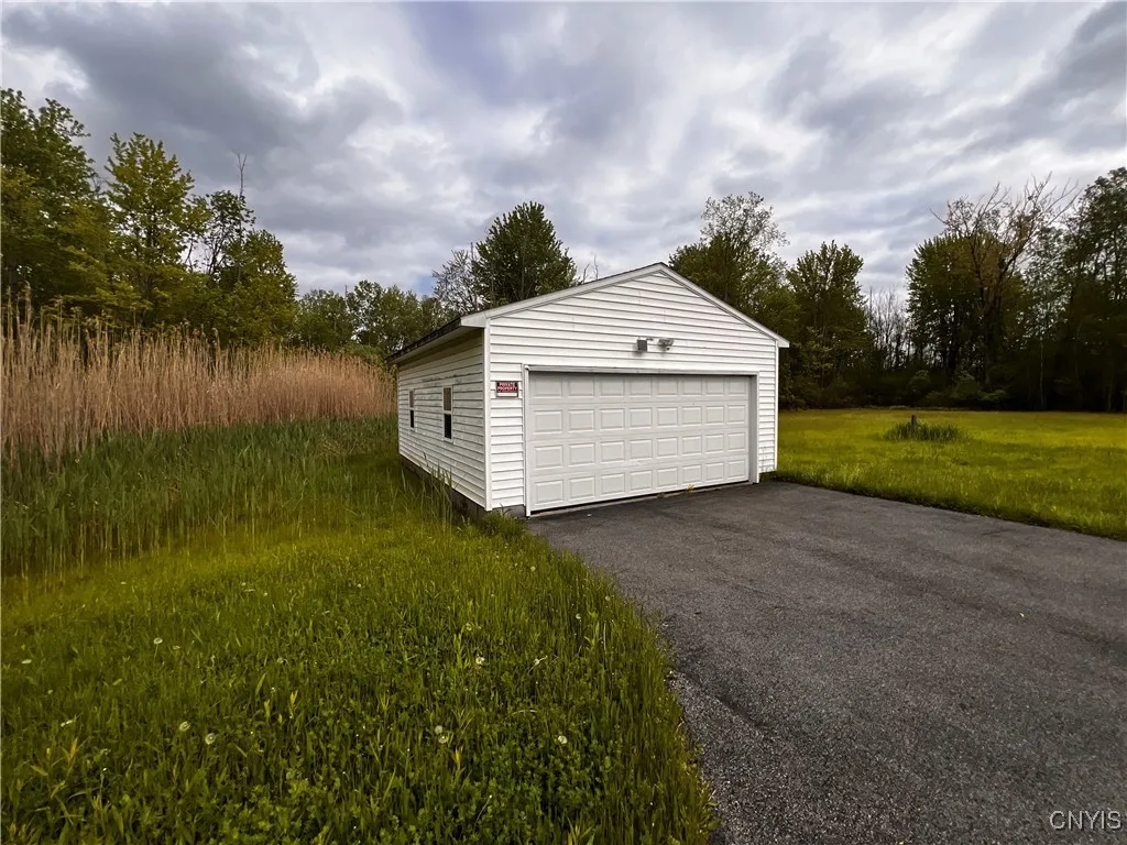 9572 Caughdenoy Road, Clay, New York 13029, Clay, New York 13029, 3 Bedrooms Bedrooms, 5 Rooms Rooms,1 BathroomBathrooms,Residential,Closed,9572 Caughdenoy Road, Clay, New York 13029,0,S1608233