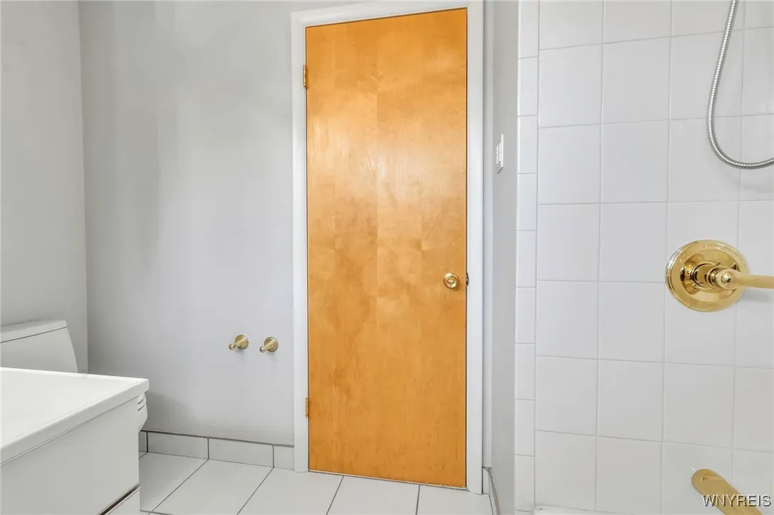 438 Northfield Drive, Porter, New York 14174, Porter, New York 14174, 3 Bedrooms Bedrooms, 5 Rooms Rooms,2 BathroomsBathrooms,Residential,Closed,438 Northfield Drive, Porter, New York 14174,B1607793