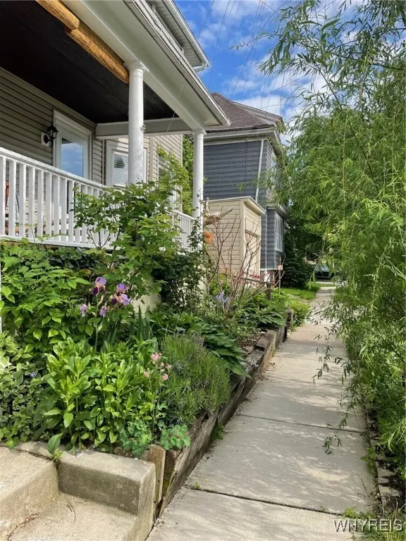 11 Abbottsford Place, Buffalo, New York 14213, Buffalo, New York 14213, 3 Bedrooms Bedrooms, 7 Rooms Rooms,1 BathroomBathrooms,Residential,For Sale,11 Abbottsford Place, Buffalo, New York 14213,B1608293