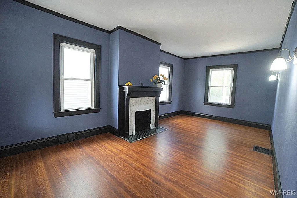Living Room w/FP