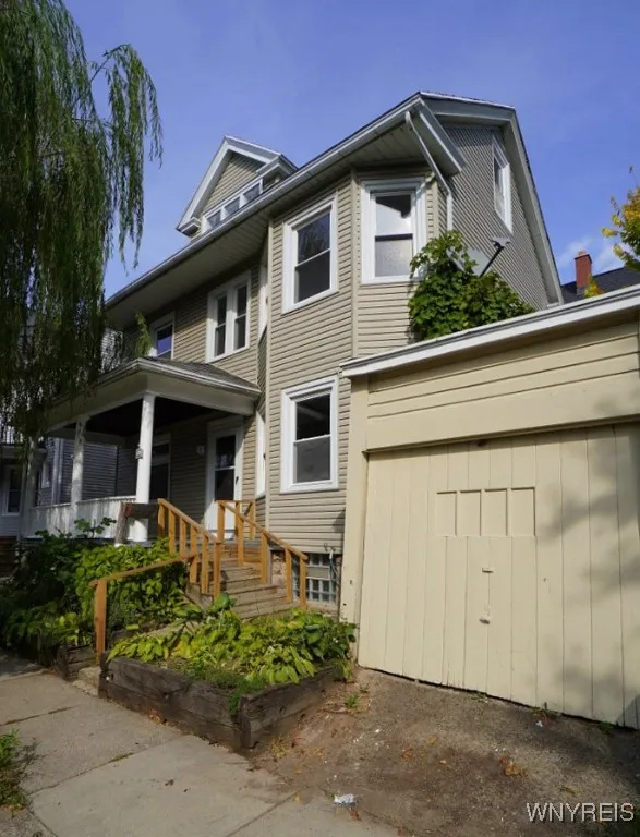 11 Abbottsford Place, Buffalo, New York 14213, Buffalo, New York 14213, 3 Bedrooms Bedrooms, 7 Rooms Rooms,1 BathroomBathrooms,Residential,Closed,11 Abbottsford Place, Buffalo, New York 14213,0,B1608293
