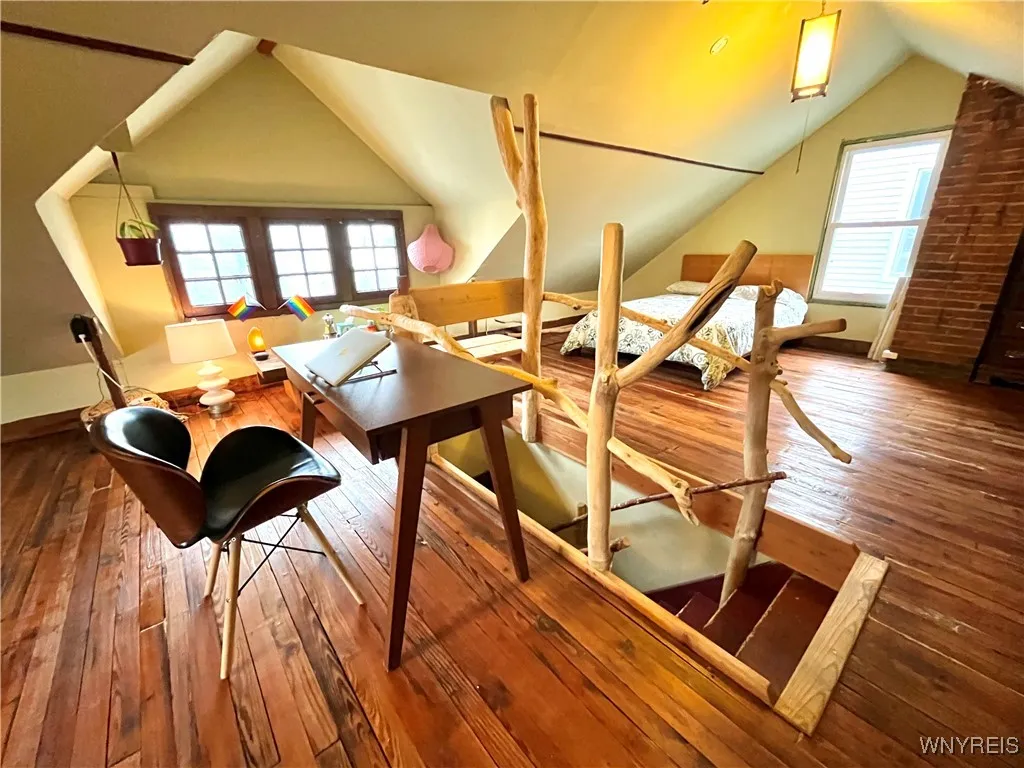 Renovated Full Attic with Artisan Work