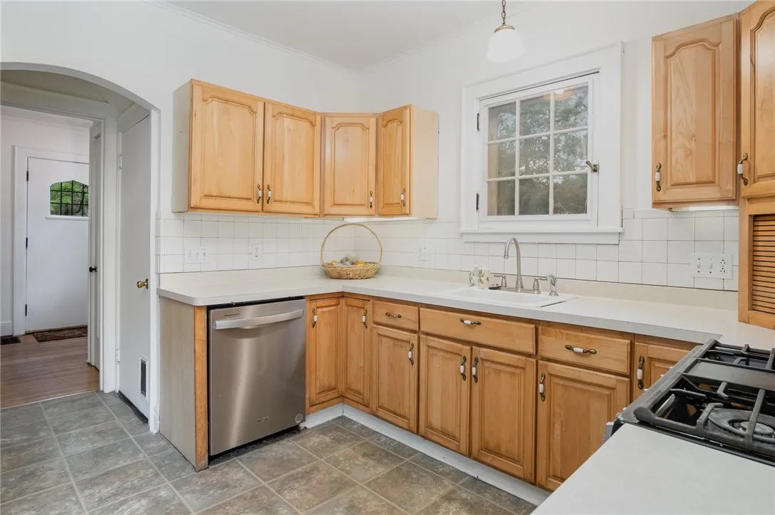 2071 Westfall Road, Brighton, New York 14618, Brighton, New York 14618, 3 Bedrooms Bedrooms, 8 Rooms Rooms,2 BathroomsBathrooms,Residential,Closed,2071 Westfall Road, Brighton, New York 14618,R1606070