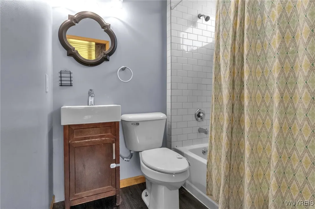 7174 Chestnut Ridge Road, Lockport-town, New York, Lockport Town, New York 14094, 3 Bedrooms Bedrooms, 9 Rooms Rooms,2 BathroomsBathrooms,Residential,Closed,7174 Chestnut Ridge Road, Lockport-town, New York ,B1608292