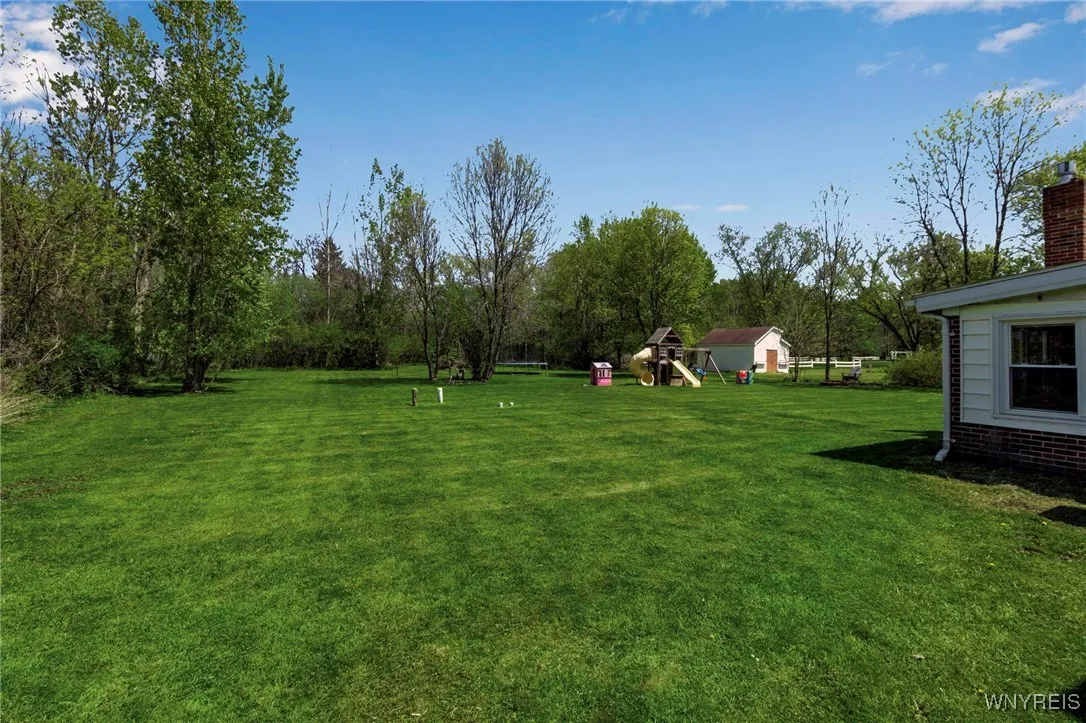7174 Chestnut Ridge Road, Lockport-town, New York, Lockport Town, New York 14094, 3 Bedrooms Bedrooms, 9 Rooms Rooms,2 BathroomsBathrooms,Residential,Closed,7174 Chestnut Ridge Road, Lockport-town, New York ,B1608292