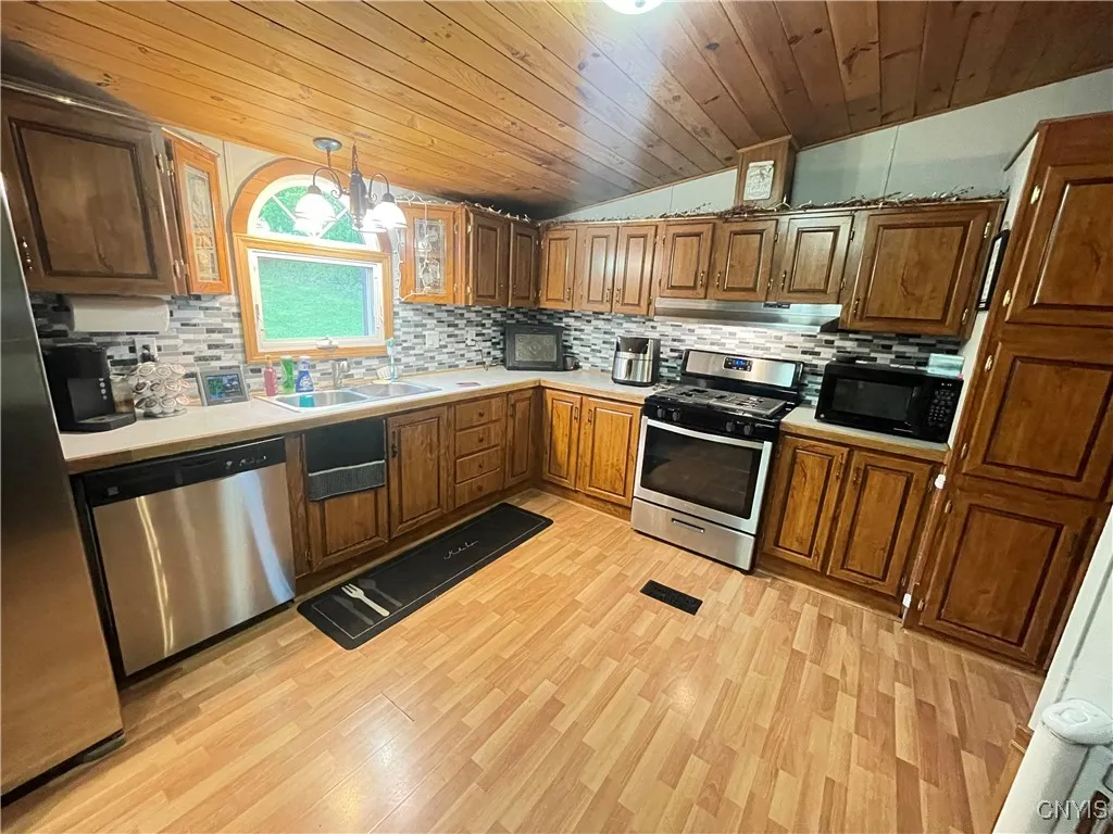 3002 South Elm Street, Leyden, New York 13433, Leyden, New York 13433, 3 Bedrooms Bedrooms, 6 Rooms Rooms,2 BathroomsBathrooms,Residential,Closed,3002 South Elm Street, Leyden, New York 13433,0,S1608105