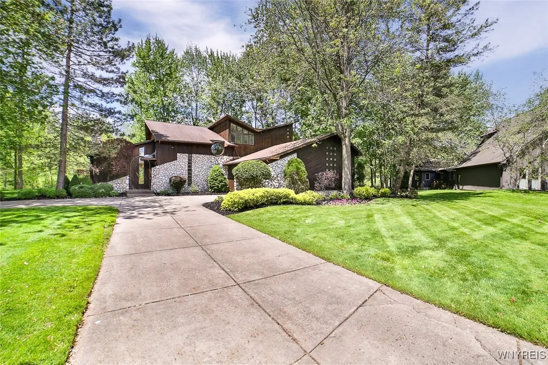 73 Dauphin Drive, Amherst, New York 14221, Amherst, New York 14221, 4 Bedrooms Bedrooms, 10 Rooms Rooms,2 BathroomsBathrooms,Residential,Closed,73 Dauphin Drive, Amherst, New York 14221,0,B1608368
