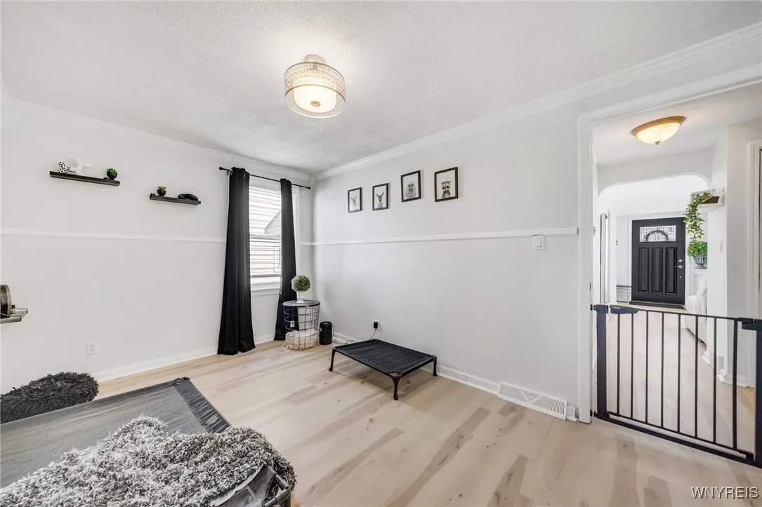 108 Wendover Avenue, Tonawanda-town, New York 1422, Tonawanda, New York 14223, 3 Bedrooms Bedrooms, 7 Rooms Rooms,2 BathroomsBathrooms,Residential,Closed,108 Wendover Avenue, Tonawanda-town, New York 1422,B1608370
