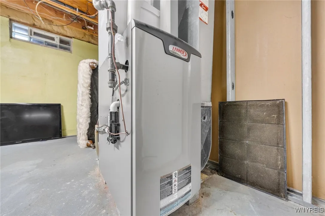 108 Wendover Avenue, Tonawanda-town, New York 1422, Tonawanda, New York 14223, 3 Bedrooms Bedrooms, 7 Rooms Rooms,2 BathroomsBathrooms,Residential,Closed,108 Wendover Avenue, Tonawanda-town, New York 1422,B1608370