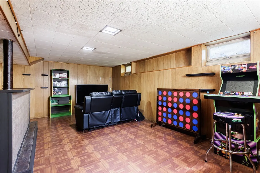 111 Barlow Drive, Greece, New York 14626, Greece, New York 14626, 3 Bedrooms Bedrooms, 7 Rooms Rooms,1 BathroomBathrooms,Residential,Closed,111 Barlow Drive, Greece, New York 14626,R1607967