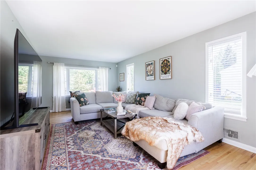 111 Barlow Drive, Greece, New York 14626, Greece, New York 14626, 3 Bedrooms Bedrooms, 7 Rooms Rooms,1 BathroomBathrooms,Residential,Closed,111 Barlow Drive, Greece, New York 14626,R1607967