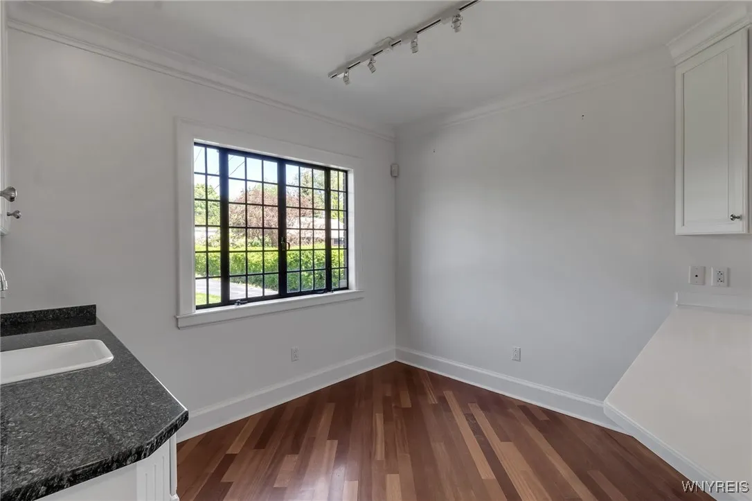 91 Nottingham, Buffalo, New York 14216, Buffalo, New York 14216, 3 Bedrooms Bedrooms, 10 Rooms Rooms,3 BathroomsBathrooms,Residential,For Sale,91 Nottingham, Buffalo, New York 14216,0,B1608417