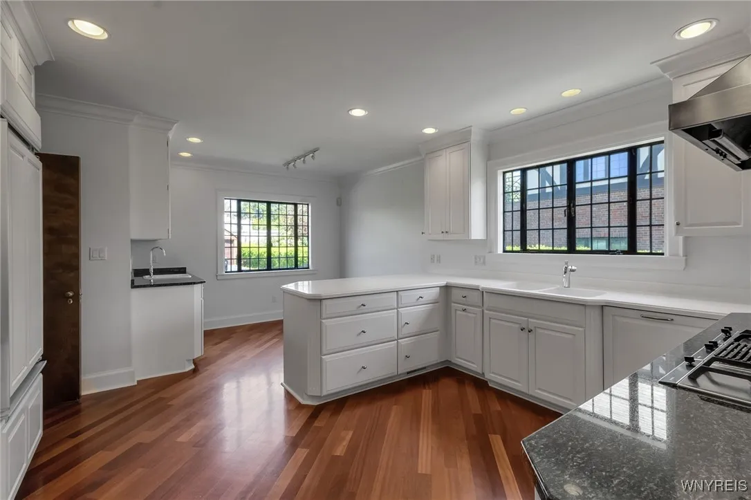91 Nottingham, Buffalo, New York 14216, Buffalo, New York 14216, 3 Bedrooms Bedrooms, 10 Rooms Rooms,3 BathroomsBathrooms,Residential,For Sale,91 Nottingham, Buffalo, New York 14216,0,B1608417