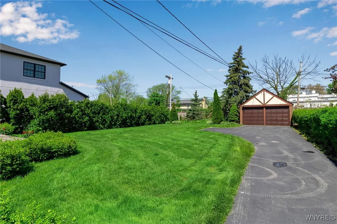 91 Nottingham, Buffalo, New York 14216, Buffalo, New York 14216, 3 Bedrooms Bedrooms, 10 Rooms Rooms,3 BathroomsBathrooms,Residential,For Sale,91 Nottingham, Buffalo, New York 14216,0,B1608417