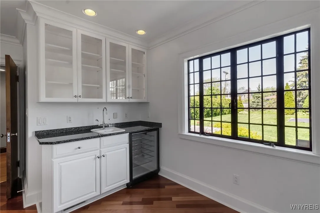 91 Nottingham, Buffalo, New York 14216, Buffalo, New York 14216, 3 Bedrooms Bedrooms, 10 Rooms Rooms,3 BathroomsBathrooms,Residential,For Sale,91 Nottingham, Buffalo, New York 14216,0,B1608417