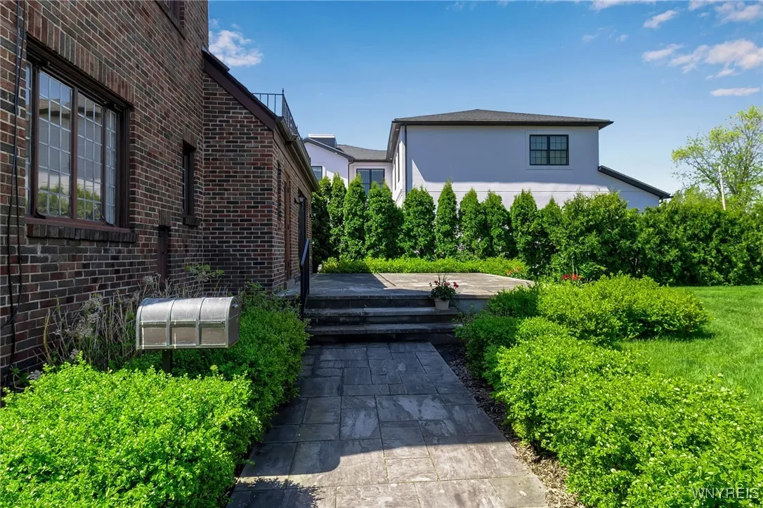 91 Nottingham, Buffalo, New York 14216, Buffalo, New York 14216, 3 Bedrooms Bedrooms, 10 Rooms Rooms,3 BathroomsBathrooms,Residential,For Sale,91 Nottingham, Buffalo, New York 14216,0,B1608417
