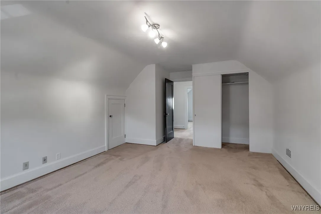 91 Nottingham, Buffalo, New York 14216, Buffalo, New York 14216, 3 Bedrooms Bedrooms, 10 Rooms Rooms,3 BathroomsBathrooms,Residential,For Sale,91 Nottingham, Buffalo, New York 14216,0,B1608417