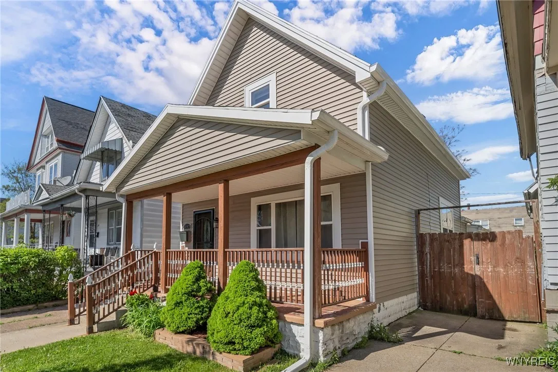 397 14th Street, Buffalo, New York 14213, Buffalo, New York 14213, 3 Bedrooms Bedrooms, 8 Rooms Rooms,1 BathroomBathrooms,Residential,Closed,397 14th Street, Buffalo, New York 14213,B1607529
