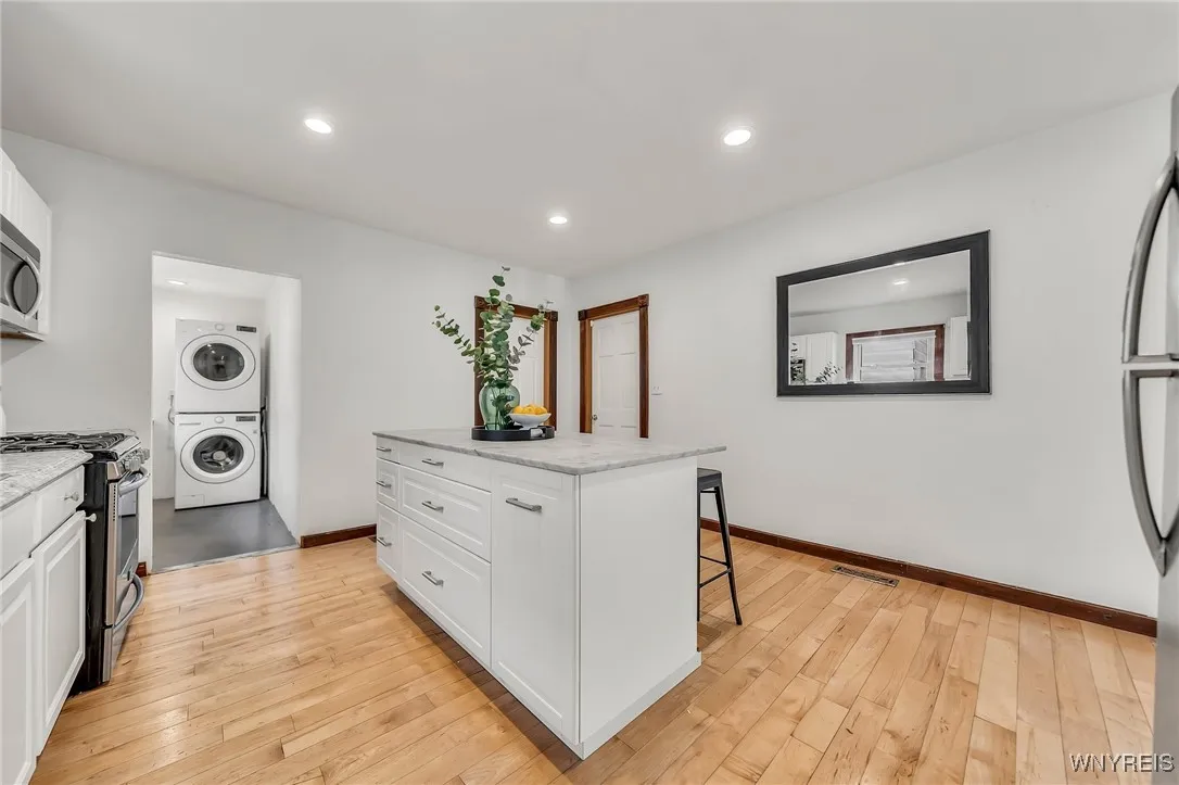 397 14th Street, Buffalo, New York 14213, Buffalo, New York 14213, 3 Bedrooms Bedrooms, 8 Rooms Rooms,1 BathroomBathrooms,Residential,Closed,397 14th Street, Buffalo, New York 14213,B1607529