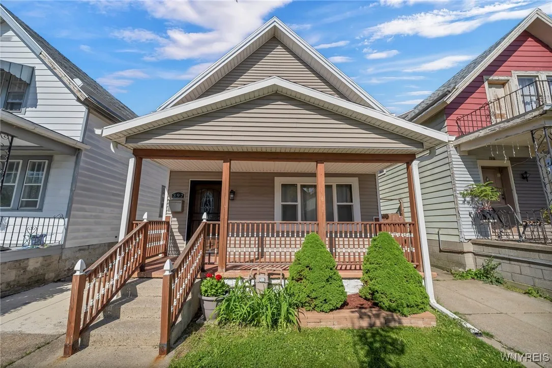 397 14th Street, Buffalo, New York 14213, Buffalo, New York 14213, 3 Bedrooms Bedrooms, 8 Rooms Rooms,1 BathroomBathrooms,Residential,Closed,397 14th Street, Buffalo, New York 14213,B1607529