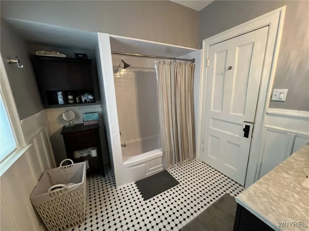536 Potomac Avenue, Buffalo, New York 14222, Buffalo, New York 14222, 4 Bedrooms Bedrooms, 11 Rooms Rooms,1 BathroomBathrooms,Residential,Closed,536 Potomac Avenue, Buffalo, New York 14222,0,B1608373