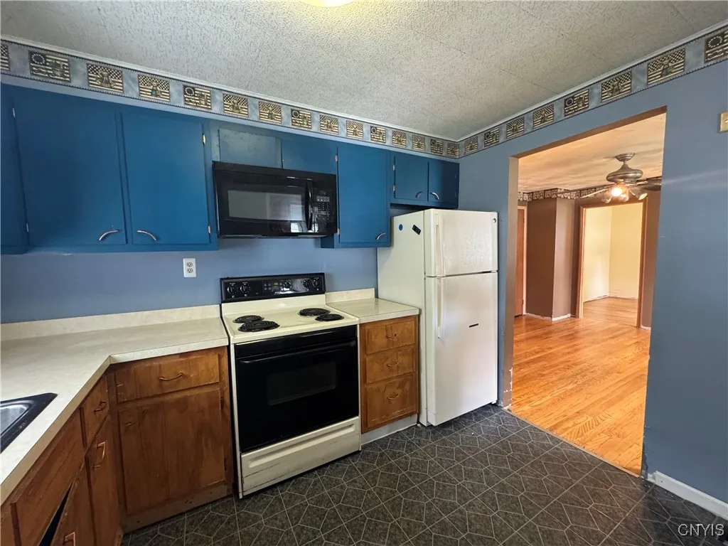 706 West Bloomfield Street, Rome-inside, New York, Rome, New York 13440, 2 Bedrooms Bedrooms, 6 Rooms Rooms,1 BathroomBathrooms,Residential,Closed,706 West Bloomfield Street, Rome-inside, New York ,S1607585
