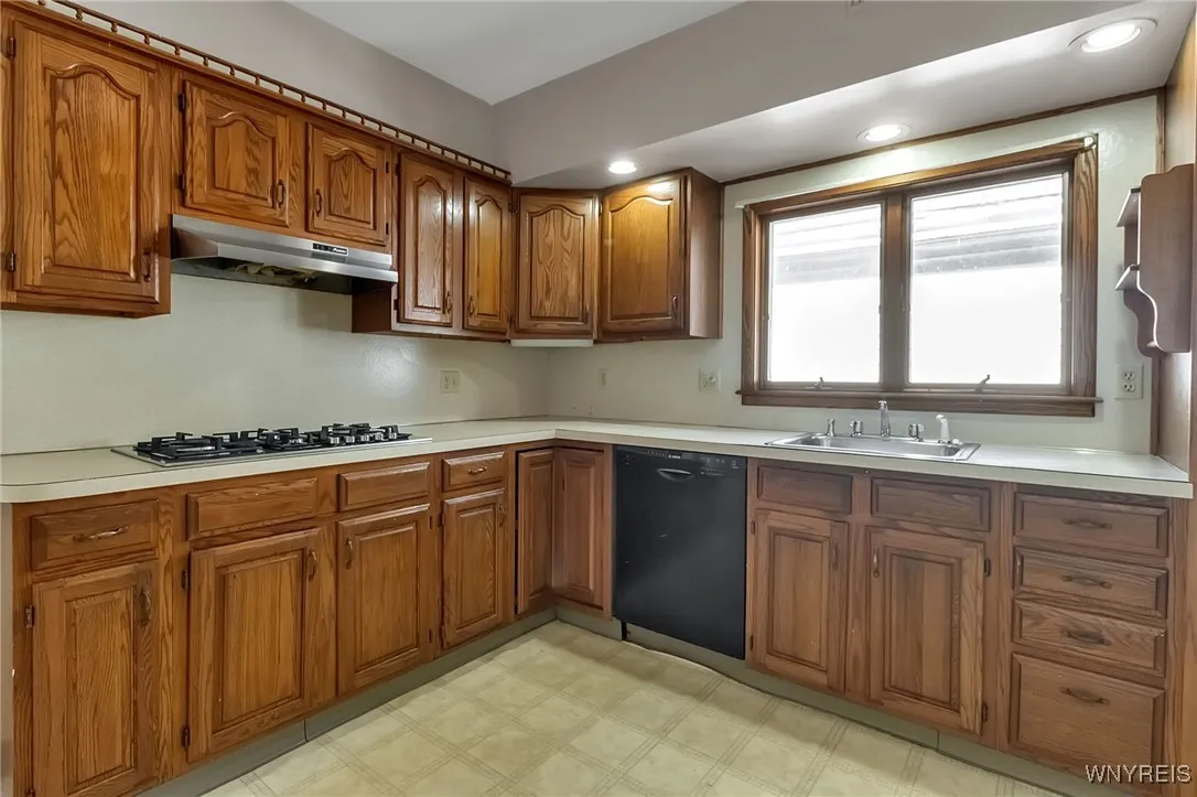 1681 Amherst Street, Buffalo, New York 14214, Buffalo, New York 14214, 6 Bedrooms Bedrooms, ,2 BathroomsBathrooms,Residential,Closed,1681 Amherst Street, Buffalo, New York 14214,0,B1608562