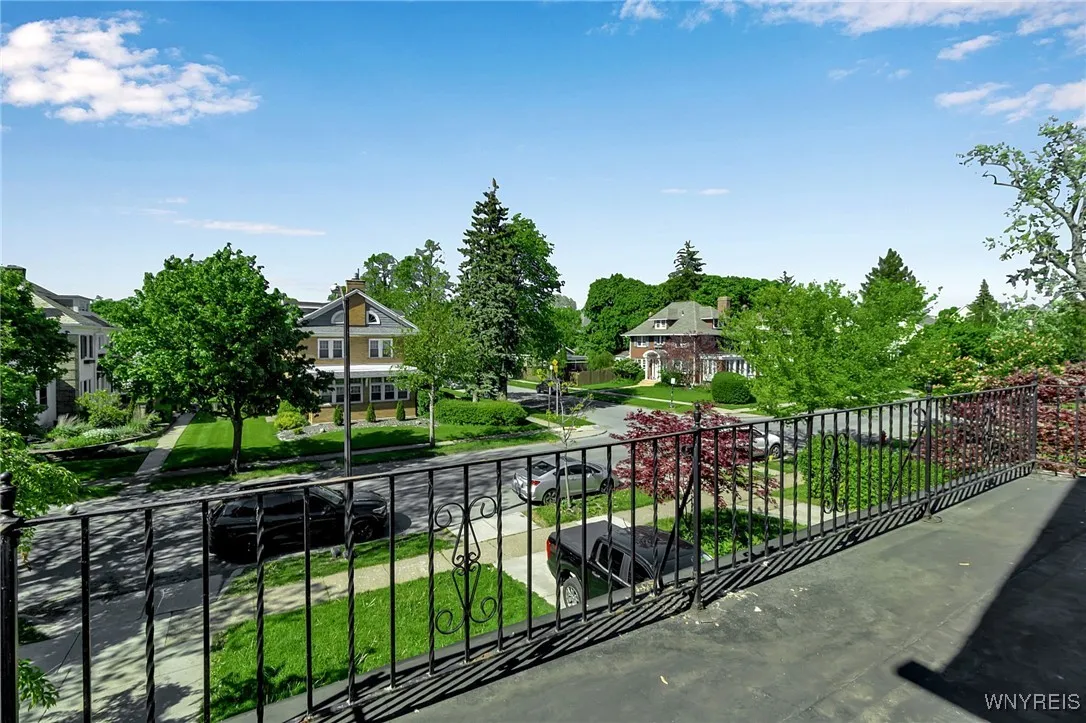 1681 Amherst Street, Buffalo, New York 14214, Buffalo, New York 14214, 6 Bedrooms Bedrooms, ,2 BathroomsBathrooms,Residential,Closed,1681 Amherst Street, Buffalo, New York 14214,0,B1608562
