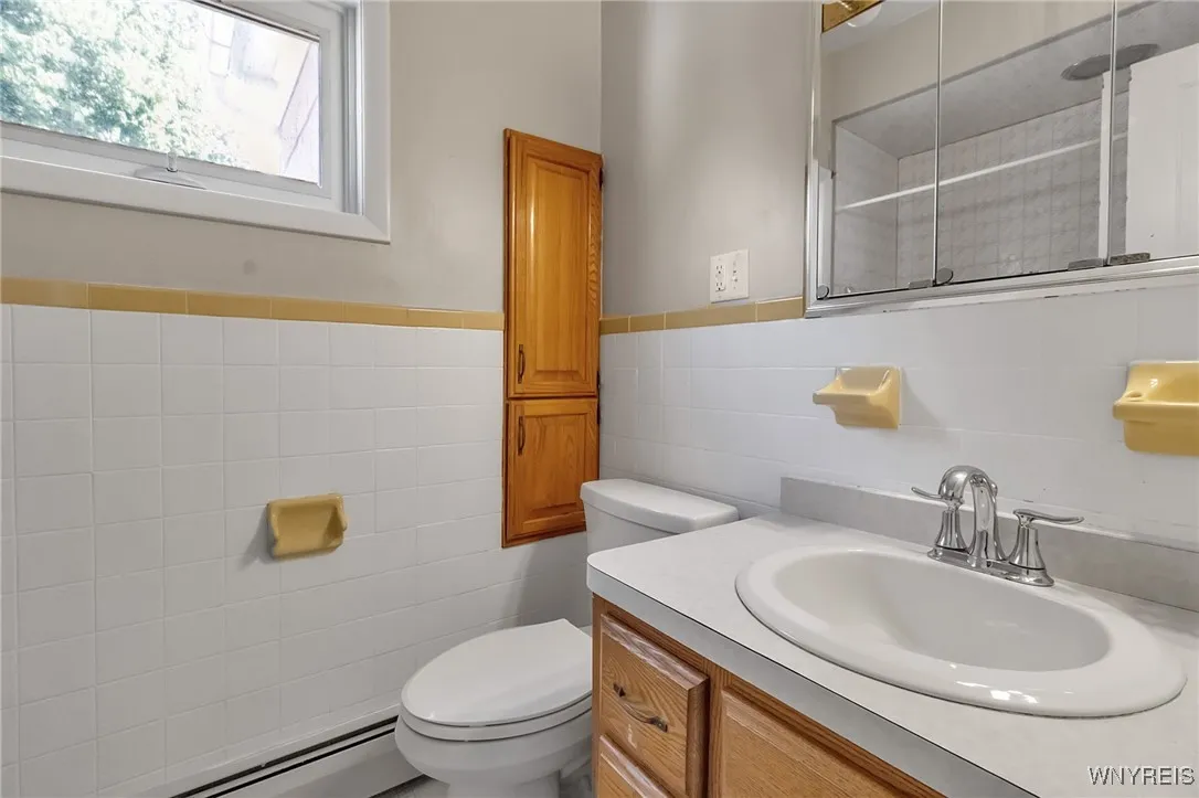 1681 Amherst Street, Buffalo, New York 14214, Buffalo, New York 14214, 6 Bedrooms Bedrooms, ,2 BathroomsBathrooms,Residential,Closed,1681 Amherst Street, Buffalo, New York 14214,0,B1608562