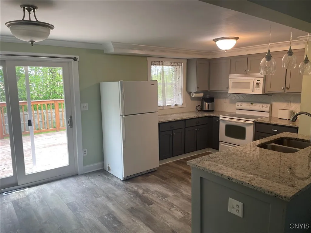 76 Windebank Lane, Manlius, New York 13116, Manlius, New York 13116, 3 Bedrooms Bedrooms, 7 Rooms Rooms,1 BathroomBathrooms,Residential,Closed,76 Windebank Lane, Manlius, New York 13116,0,S1608567