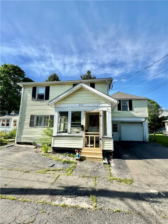 404 Perry Street, Horseheads, New York 14845, Horseheads, New York 14845, 4 Bedrooms Bedrooms, ,2 BathroomsBathrooms,Residential,Closed,404 Perry Street, Horseheads, New York 14845,0,R1608340