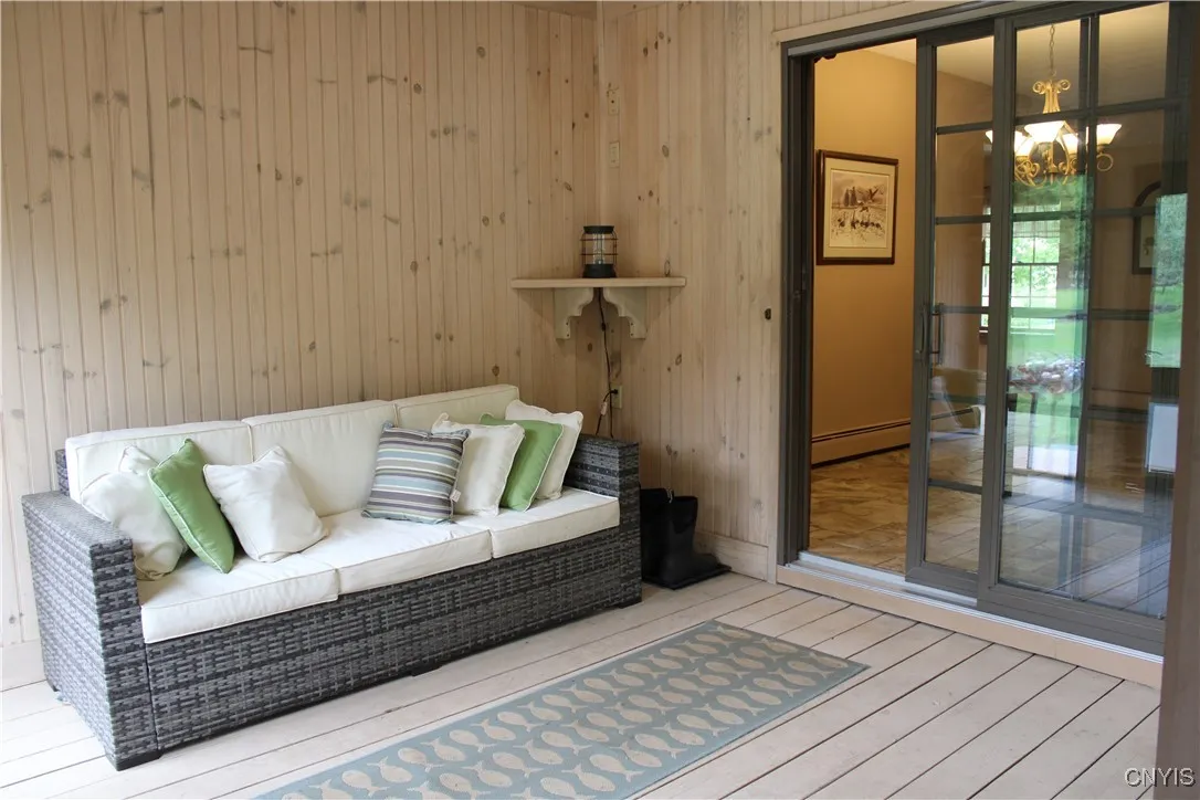 Screened in porch off dining area